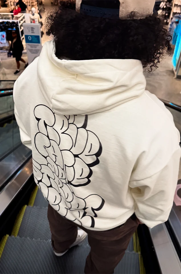 hoodie-latrue-face-collage-producto.webp
